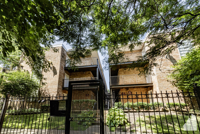 property at 4612 N Beacon St