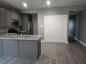 3518 Hunnicutt St-Unit -B in Dayton, TX - Building Photo - Building Photo