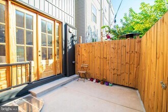 2246 Sears St in Philadelphia, PA - Building Photo - Building Photo