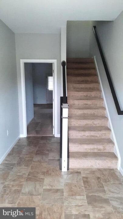 806 Admiral's Quay Dr in Mechanicsburg, PA - Building Photo