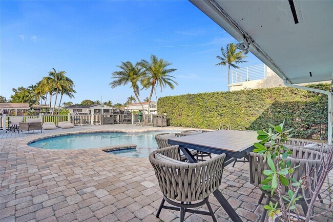 2661 NE 22nd Ct in Pompano Beach, FL - Building Photo - Building Photo
