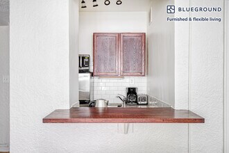 1400 N Lake Shore Dr, Unit SI FL12-ID551 in Chicago, IL - Foto de edificio - Building Photo