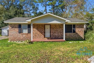 3007 Meteor St in Pascagoula, MS - Building Photo