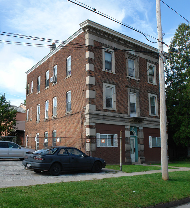 1412 Catherine St in Utica, NY - Building Photo