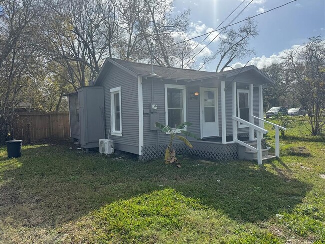 2614 22nd St in Dickinson, TX - Building Photo - Building Photo