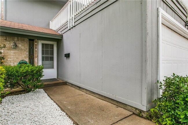 1330 El Camino Real in Euless, TX - Building Photo - Building Photo