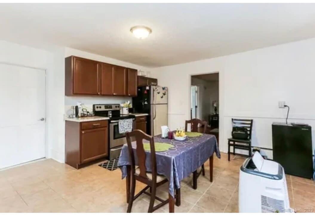 57 Dartmouth Pl, Unit 57 in Newington, CT - Foto de edificio