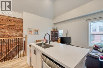 64 Oxford St in Hamilton, ON - Building Photo - Building Photo