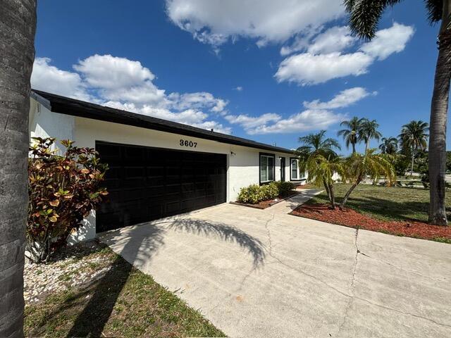 3607 Harlowe Ave in Boynton Beach, FL - Building Photo