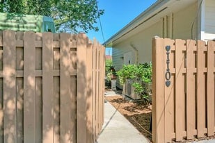 110 Segovia Rd in St. Augustine, FL - Building Photo