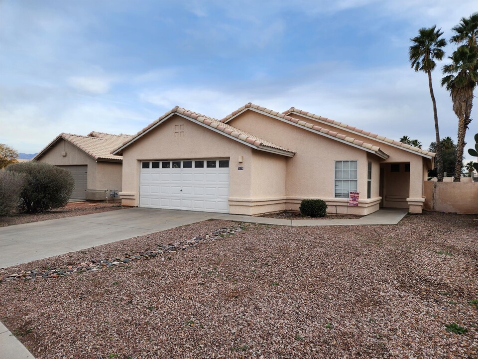 7079 W Hunnington Dr in Tucson, AZ - Building Photo