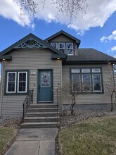 1011 Cottonwood St in Grand Forks, ND - Building Photo - Building Photo