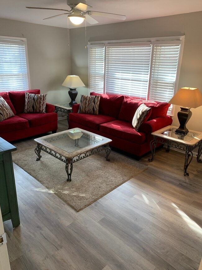 property at 702 N Lee St