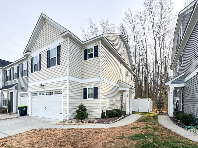648 Revival Ln in Virginia Beach, VA - Building Photo - Building Photo