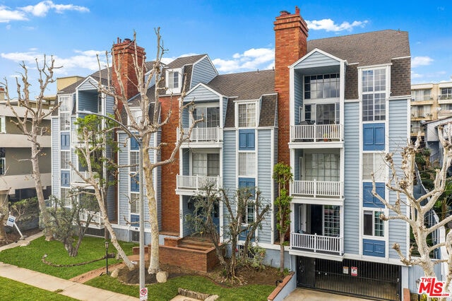 11667 Gorham Ave-Unit -101 in Los Angeles, CA - Building Photo