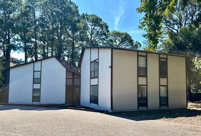337 Lewis St in Fort Walton Beach, FL - Building Photo - Building Photo