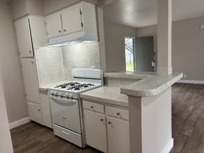134 E Wakefield Ave in Anaheim, CA - Building Photo - Building Photo