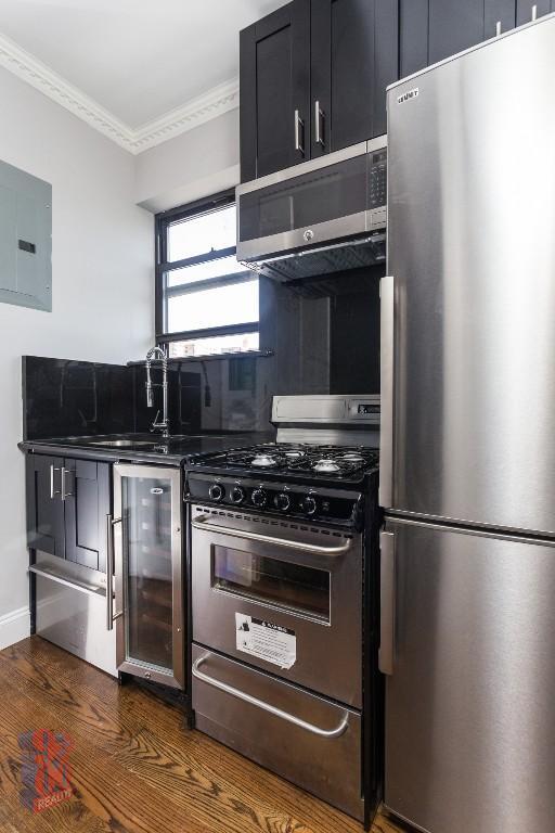 212 E 105th St in New York, NY - Building Photo - Building Photo