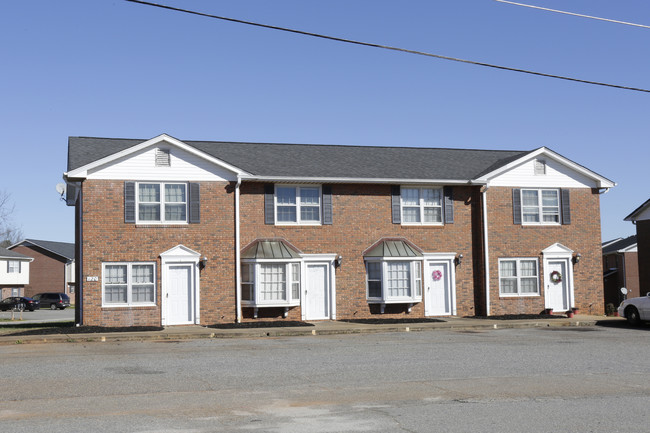 120 New Prospect Church Rd in Anderson, SC - Building Photo - Primary Photo