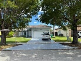 16064 SW 143rd Ln in Miami, FL - Building Photo