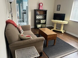 464 Grand Ave, Unit 1 in Cincinnati, OH - Building Photo