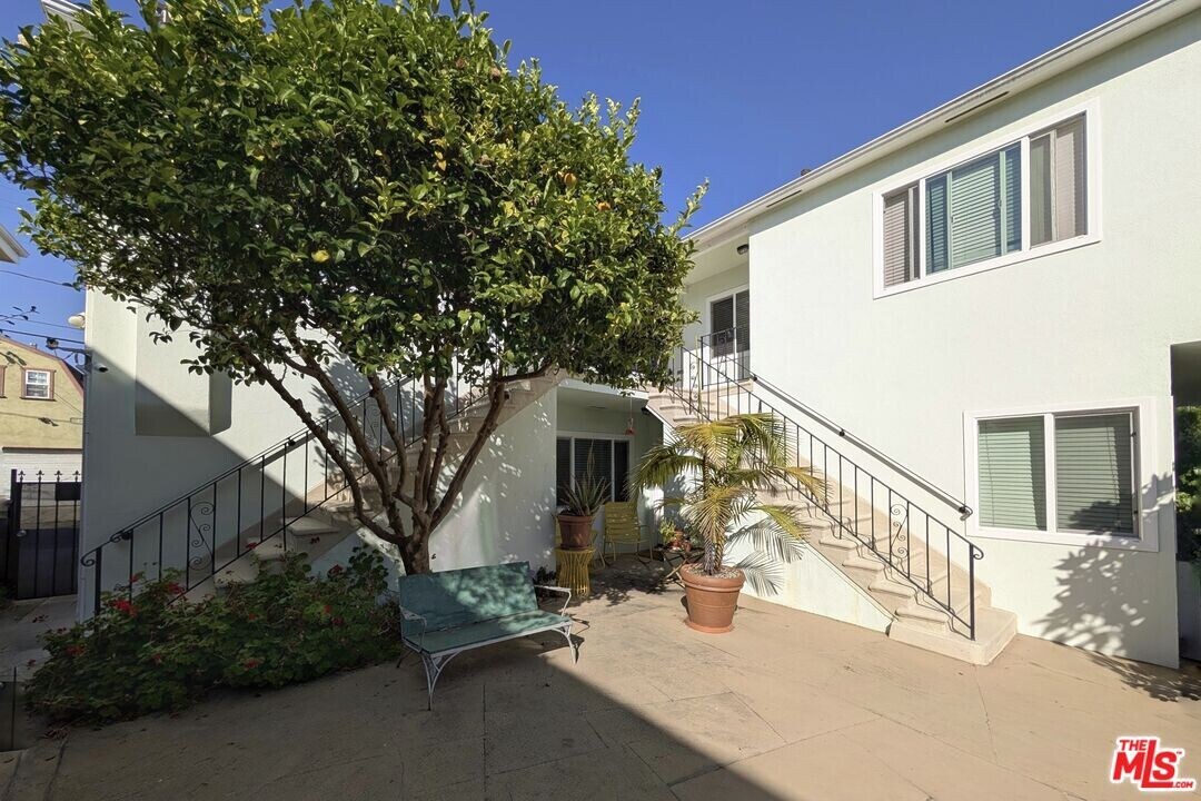 729 9th St in Santa Monica, CA - Building Photo