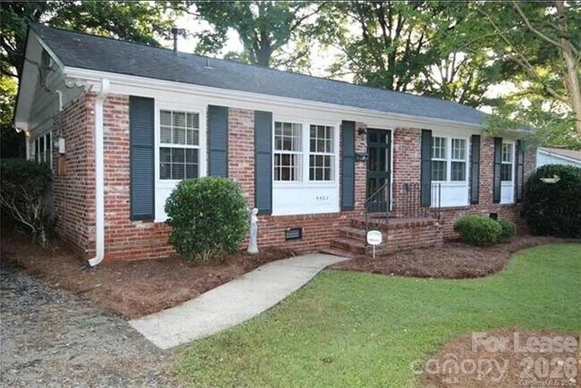 4520 Holbrook Dr in Charlotte, NC - Building Photo - Building Photo