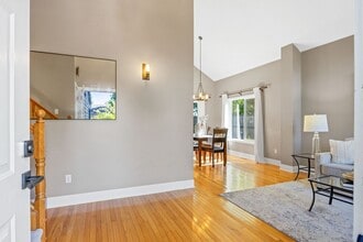 5652 SW Bluestem Pl in Corvallis, OR - Foto de edificio - Building Photo