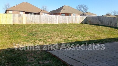 905 SW Loudon Dr in Bentonville, AR - Building Photo - Building Photo