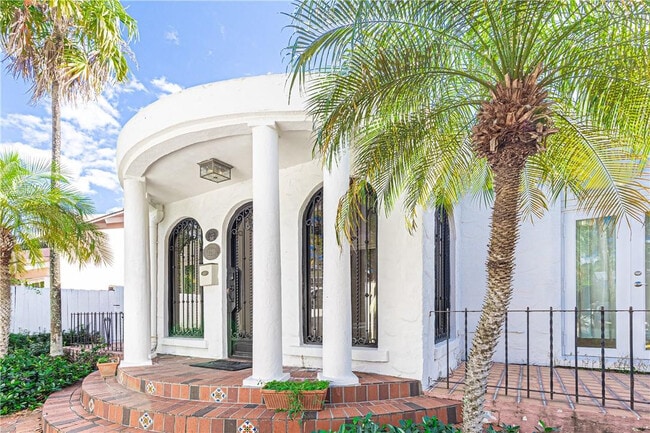 property at 1220 SE 2nd St