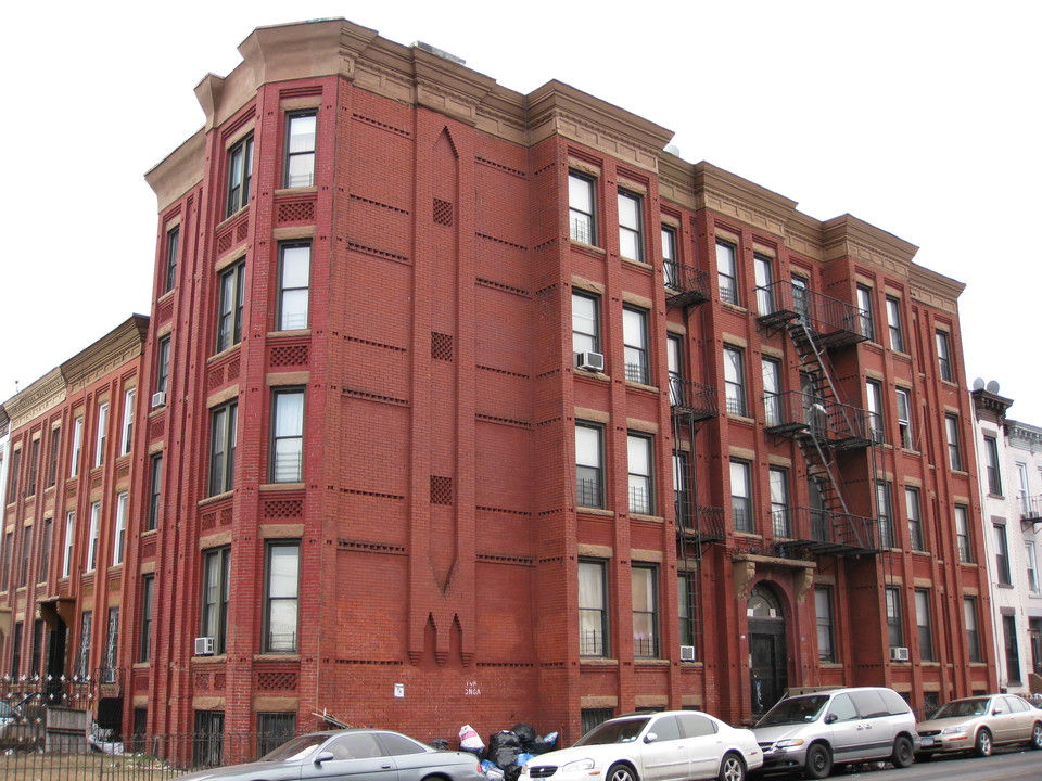 1274 Bushwick Ave in Brooklyn, NY - Building Photo