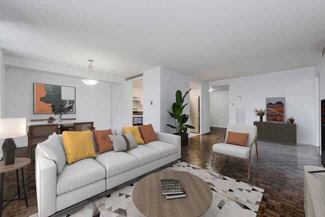 Simcoe Estates in Oshawa, ON - Building Photo - Building Photo