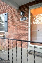 206 S Courthouse Rd in Arlington, VA - Building Photo