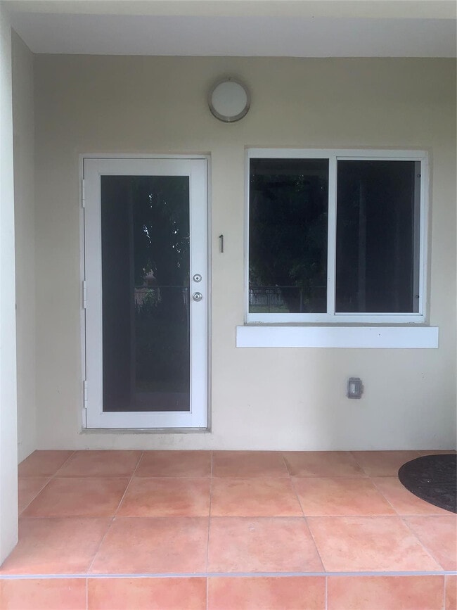 816 NW 3rd St in Fort Lauderdale, FL - Building Photo - Building Photo