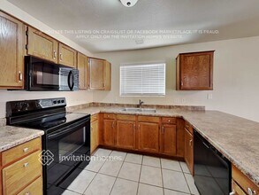 8030 W Paradise Dr in Peoria, AZ - Building Photo - Building Photo