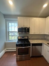 604 Chapel St, Unit 6 in New Haven, CT - Building Photo - Building Photo
