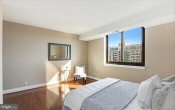 5505 Seminary Rd in Falls Church, VA - Building Photo - Building Photo