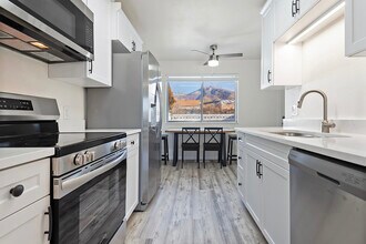 2723 S Melbourne St in Salt Lake City, UT - Building Photo - Building Photo