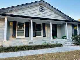 2664 Abington Dr SW in Snellville, GA - Building Photo