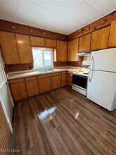 242 W Summit St in Alliance, OH - Building Photo - Building Photo