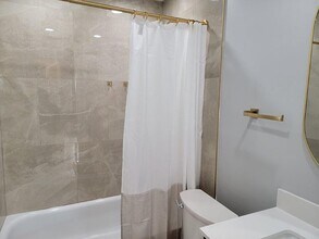 1710 Queensbury Cir in Hoffman Estates, IL - Building Photo - Building Photo