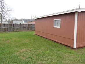 118 Robinson Rd in Freeport, TX - Foto de edificio - Building Photo