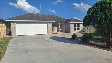 1111 Blazewood Dr in New Braunfels, TX - Building Photo - Building Photo