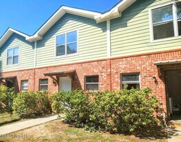 233 Milray Ln in Gulfport, MS - Building Photo