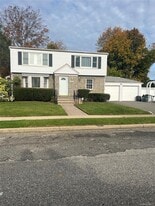 1803 Albermarle Ave in East Meadow, NY - Building Photo