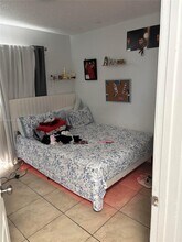 2050 NE 140th St in North Miami Beach, FL - Building Photo - Building Photo