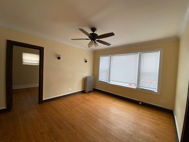 2023 N Lavergne Ave in Chicago, IL - Building Photo - Building Photo