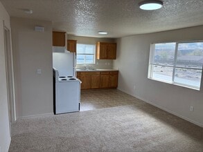 2061-2061 NE Wolverine Loop in Prineville, OR - Building Photo - Building Photo