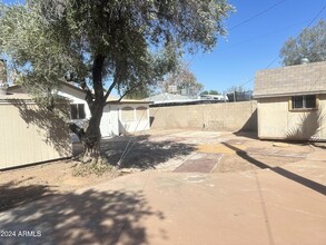 2609 N 14th St, Unit 70E064 in Phoenix, AZ - Building Photo - Building Photo