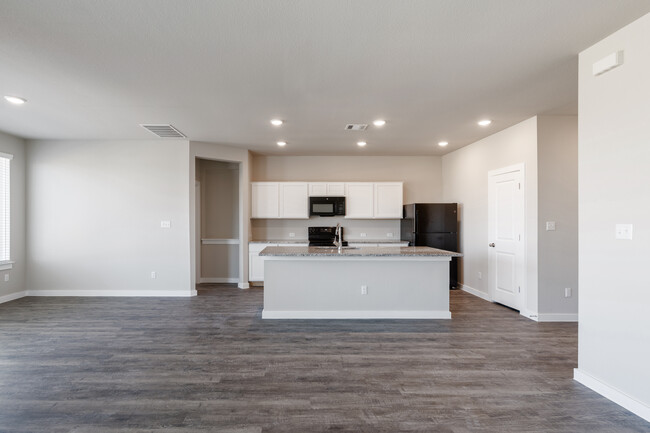 20201 Park Strip St in Lago Vista, TX - Building Photo - Interior Photo